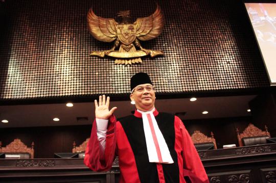 Usai bersumpah jadi Ketua MK, Akil Mochtar 