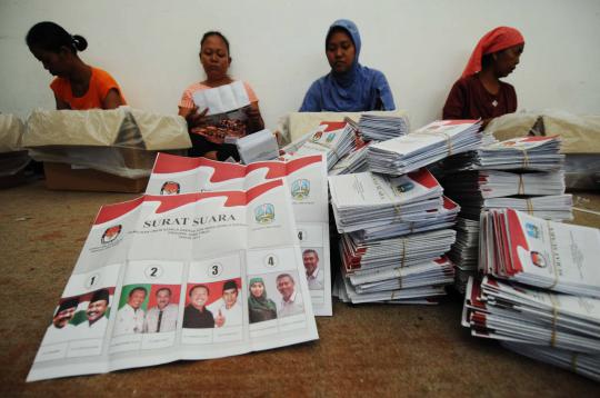 Jelang Pilgub Jatim, jutaan surat suara diperiksa