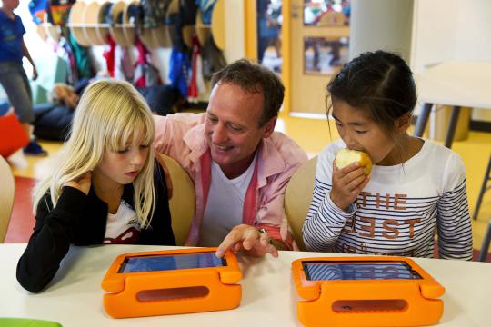 Menengok sekolah Steve Jobs berteknologi Apple di Belanda