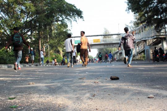 Puluhan pelajar terlibat tawuran di wilayah Jembatan Tiga