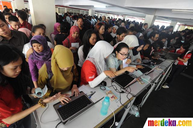 Foto : Ratusan pelamar serbu Mega Career Expo 2013 di 