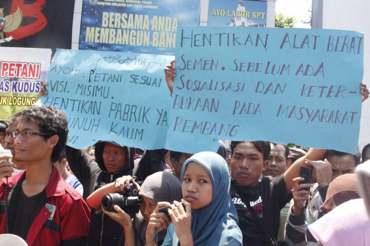 Baru dilantik, Ganjar-Heru langsung didemo petani & nelayan