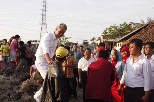 Usai dilantik, Ganjar Pranowo pantau daerah rawan banjir rob