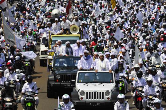 Milad ke-15, ribuan anggota FPI konvoi kelilingi Jakarta