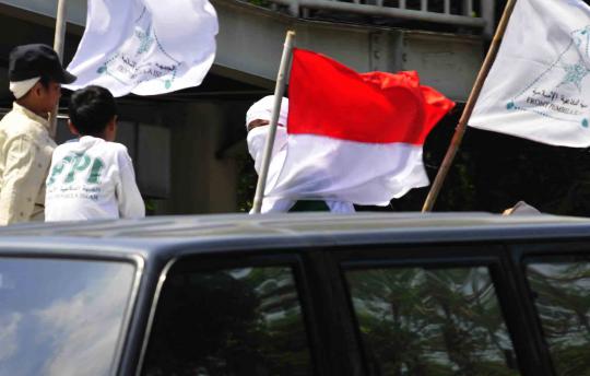 Milad ke-15, ribuan anggota FPI konvoi kelilingi Jakarta