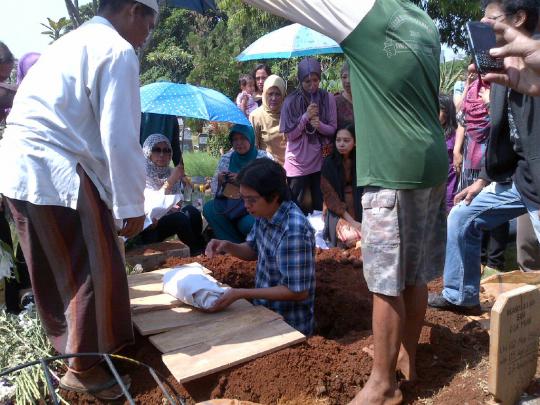 Kisah sedih bayi kembar 5 meninggal semua