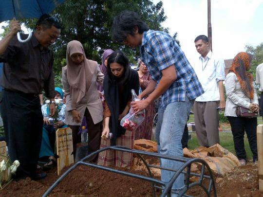 Kisah sedih bayi kembar 5 meninggal semua