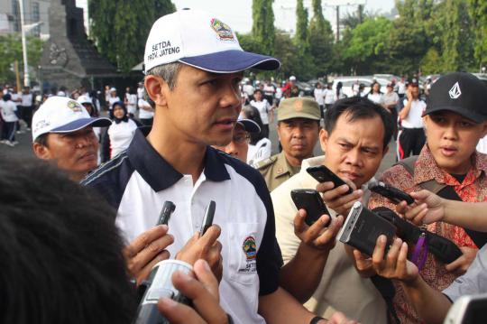 Usai pimpin apel perdana, Ganjar Pranowo dikerubuti ratusan PNS