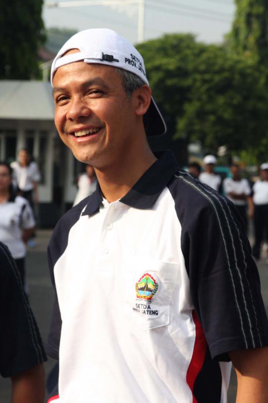 Usai pimpin apel perdana, Ganjar Pranowo dikerubuti ratusan PNS