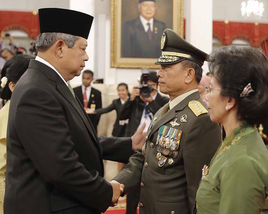 Pelantikan Jenderal Moeldoko dan Letjen Budiman di Istana Negara