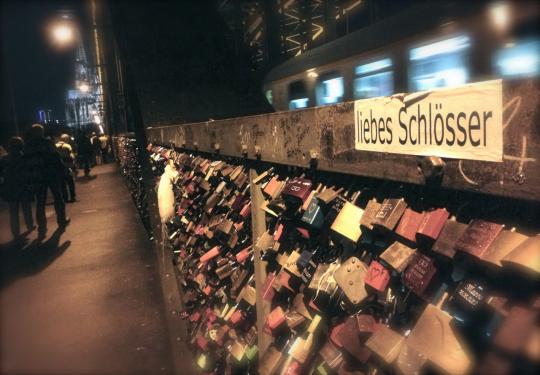 Gembok Cinta di Sepanjang Jembatan Koln, Jerman