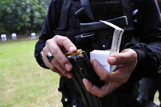 30 Pemburu preman gembleng diri dengan latihan menembak