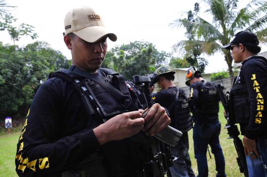 30 Pemburu preman gembleng diri dengan latihan menembak