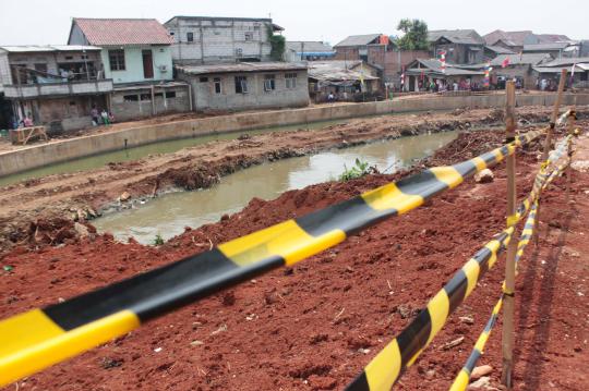 Ini kondisi Kali Sunter yang masih dalam proses normalisasi