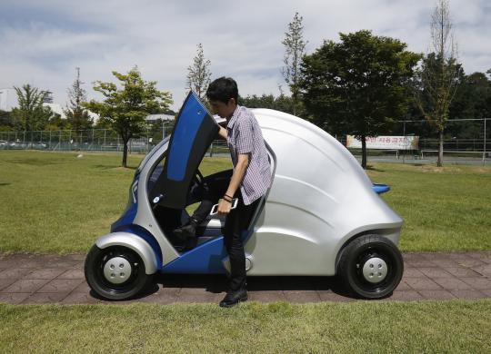 Armadillo-T, mobil listrik yang bisa parkir dan melipat sendiri