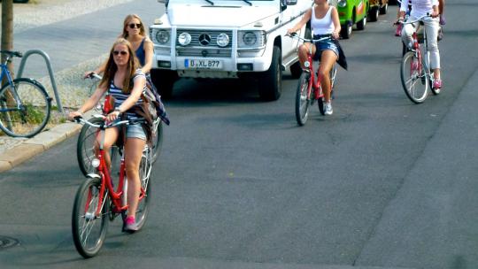 Gowes asyik keliling kota besar di Jerman-Belanda