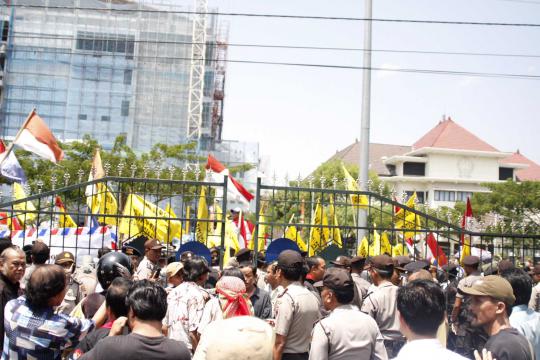 Cara Ganjar Pranowo redakan amarah ratusan warga Batang