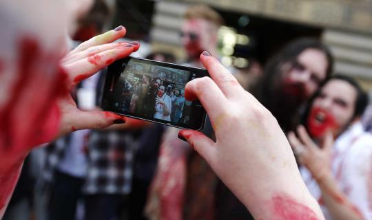 Puluhan zombie serbu Stasiun Frankfurt di Jerman