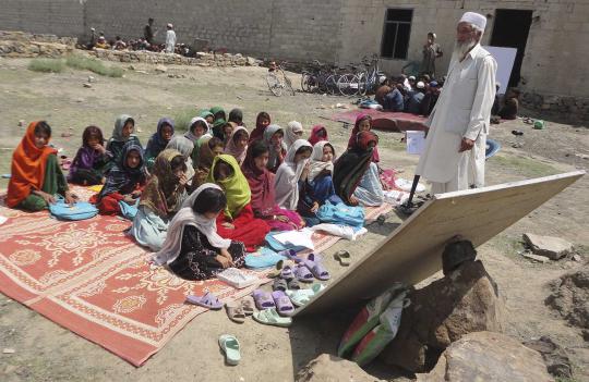 Ketika anak perempuan Afghanistan tersisihkan dari pendidikan