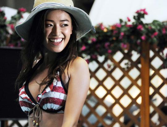 Keindahan para wanita Jepang berbalut bikini