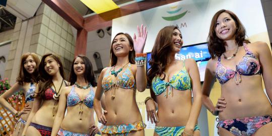 Keindahan para wanita Jepang berbalut bikini