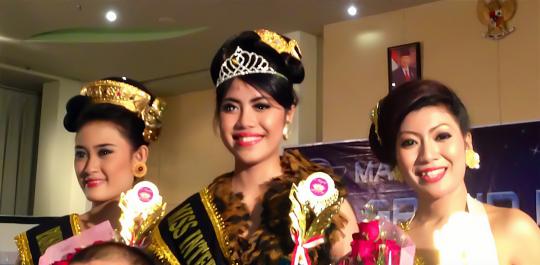 Devi raih Miss Internet 2013 Pertama