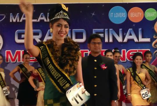 Devi raih Miss Internet 2013 Pertama