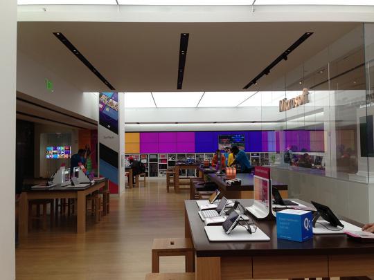 Jalan-jalan melihat Microsoft Store