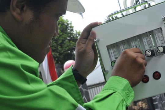 Petugas Kemen LH uji kualitas udara Jakarta