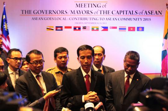 Buka Meeting Gubernur ASEAN, Jokowi menabuh gendang