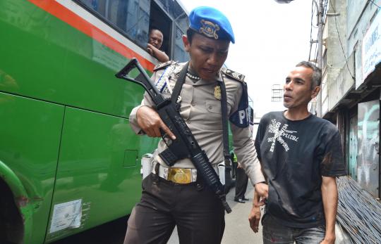 Antisipasi tindak kejahatan, polisi gelar razia preman di Senen