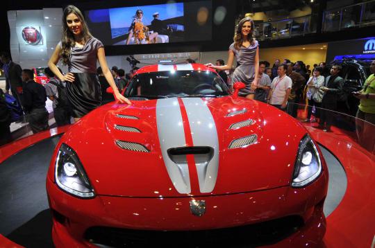 Wajah-wajah cantik di pameran otomotif IIMS 2013