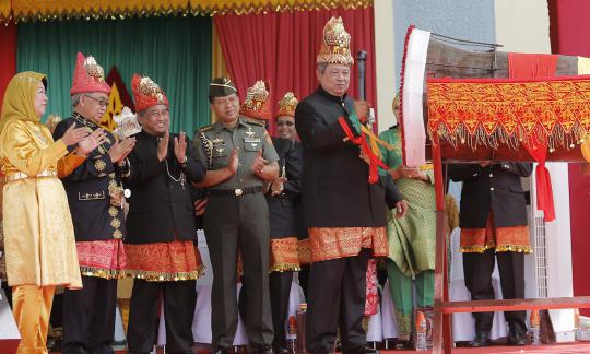 Berpakaian adat, SBY buka Pesta Kebudayaan Aceh