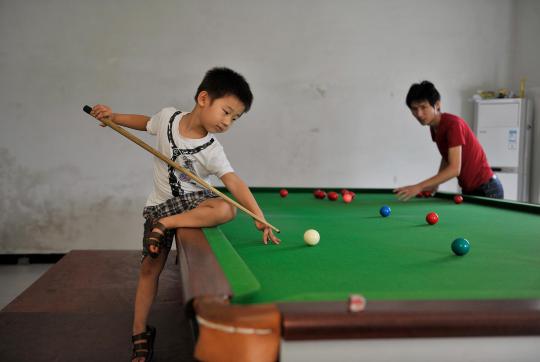 Bocah 3 tahun ini tantang juara snooker dunia