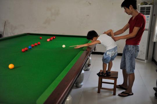 Bocah 3 tahun ini tantang juara snooker dunia