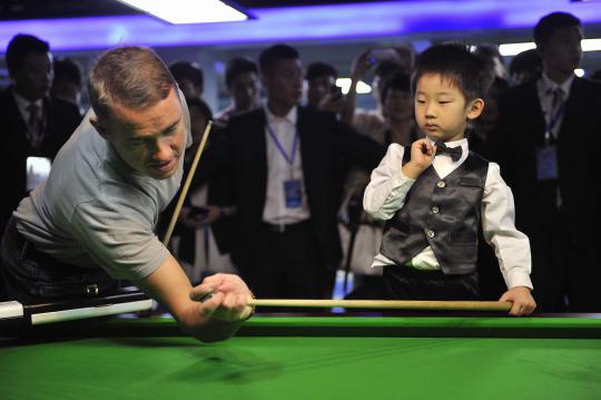 Bocah 3 tahun ini tantang juara snooker dunia