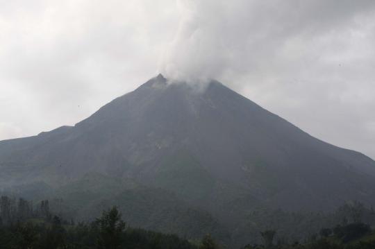 Menjelajahi 5 gunung berapi aktif paling berbahaya di dunia