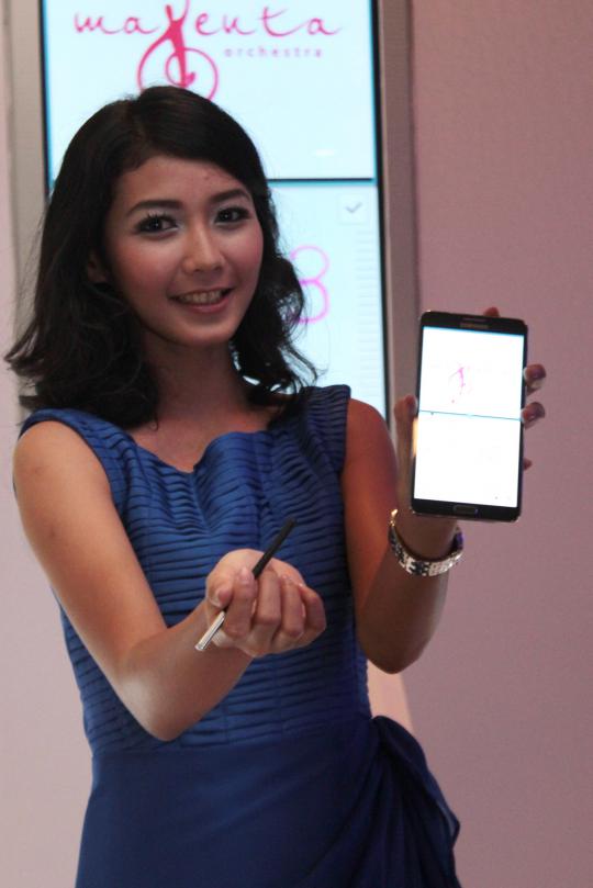 Model-model cantik warnai peluncuran Samsung Galaxy Note 3
