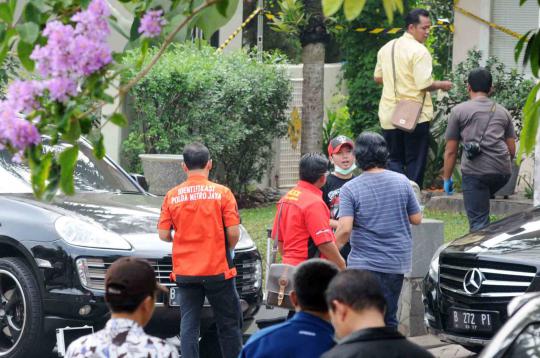 Kepolisian olah TKP pelemparan granat di Cirendeu