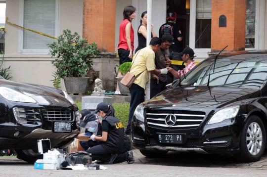 Kepolisian olah TKP pelemparan granat di Cirendeu