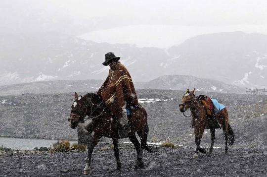 Menelusuri dinginnya Gletser Pastoruri di Peru