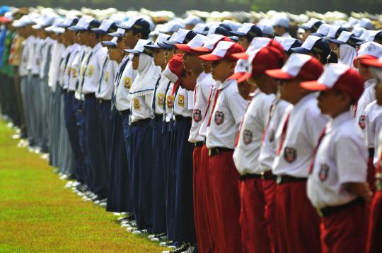 Murid sekolah ramaikan Hari Kesaktian Pancasila di Lubang Buaya