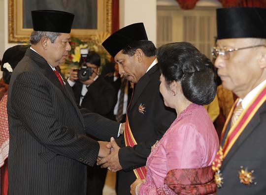 SBY anugerahi bintang Mahaputera pada 4 tokoh penting TNI