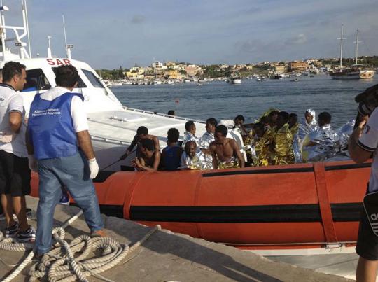 Kapal imigran Afrika karam di perairan Italia, 94 orang tewas