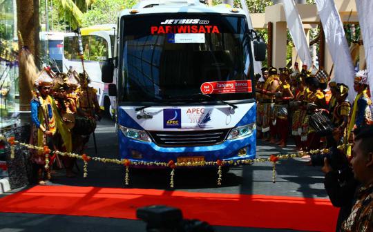 Panitia lepas 100 'Green Bus' untuk layani rombongan KTT APEC