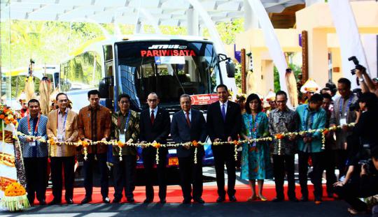 Panitia lepas 100 'Green Bus' untuk layani rombongan KTT APEC