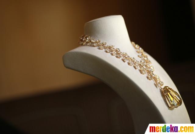 Foto : Kalung emas berlian termahal sejagat dipamerkan di 
