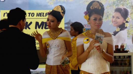 Wanita-wanita cantik warnai KTT APEC di Bali