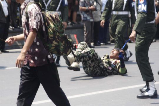 Meriahkan HUT TNI, Kopral Bagyo jungkir balik jarak 500 meter