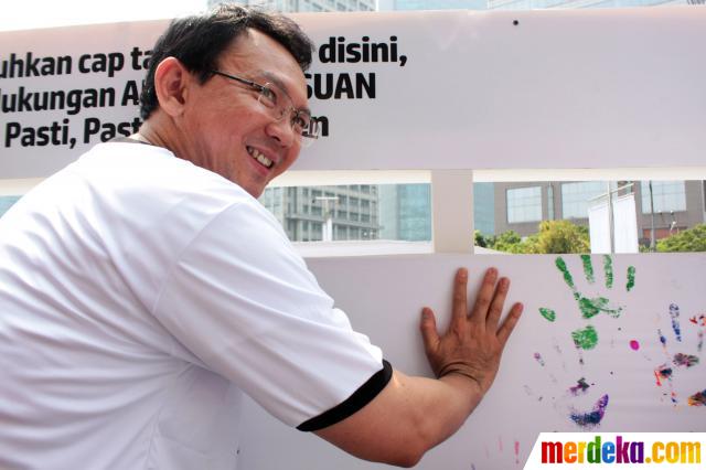 30 Ribu Cap Tangan Anti Asap Rokok Pecahkan Rekor Muri Merdeka Com